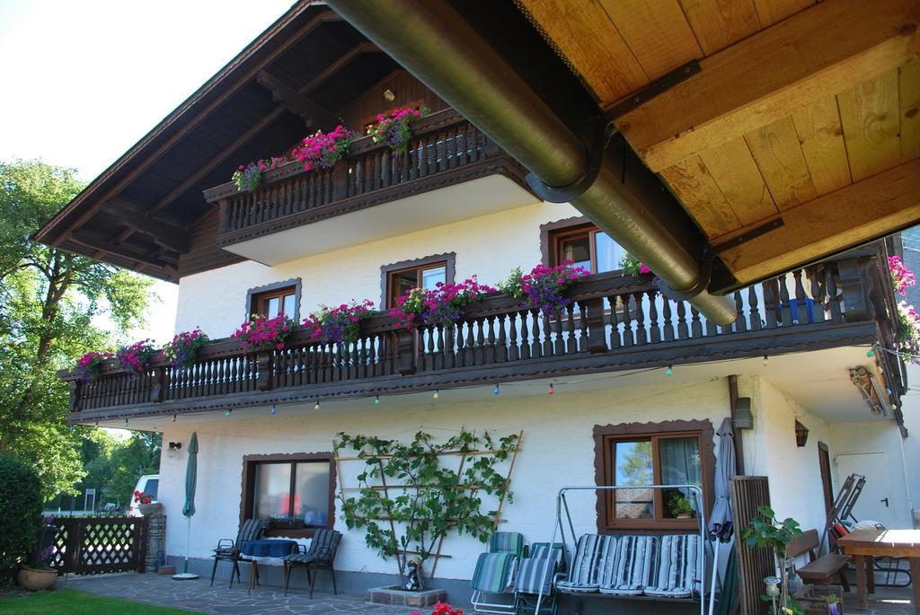 Gaestehaus Riki Oberschmid Steinbach am Attersee Rum bild